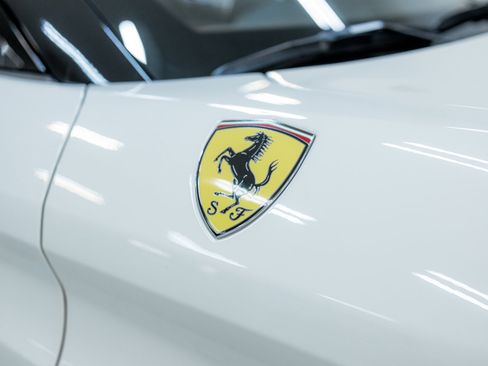 Used 2016 Ferrari California T image 21