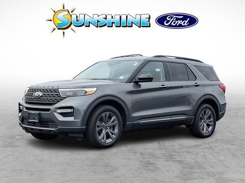 Certified 2023 Ford Explorer XLT w/ Equipment Group 202A AWD/4WD image 3