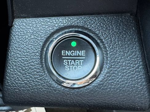 Used 2015 Ford F150 Lariat w/ Equipment Group 502A Luxury AWD/4WD image 23