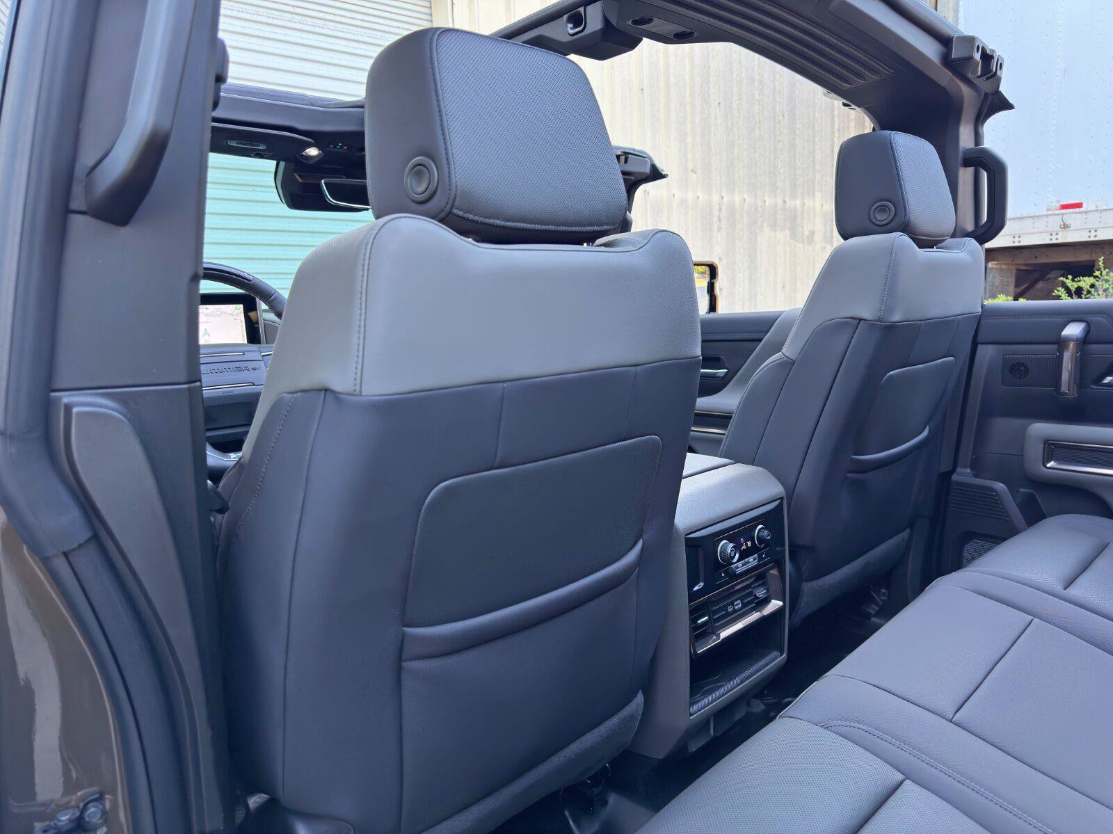 Used 2025 GMC Hummer EV 3X w/ LPO, Roof Cross Rail Package AWD/4WD image 43