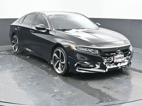 Used 2019 Honda Accord Sport image 2