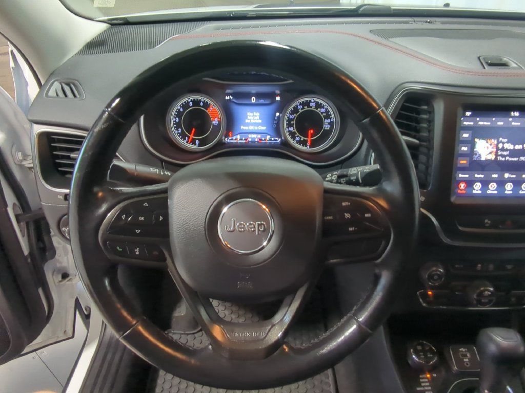 Used 2020 Jeep Cherokee Trailhawk w/ Cold Weather Group AWD/4WD image 28