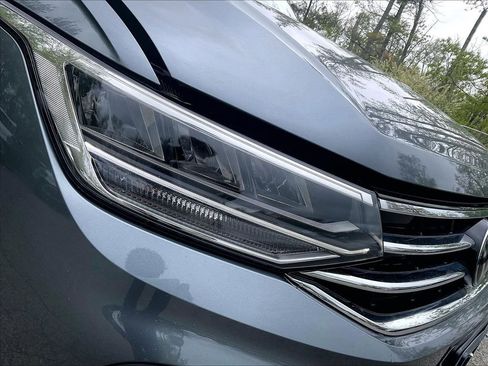 Certified 2023 Volkswagen Tiguan SE w/ Panoramic Sunroof Package AWD/4WD image 32