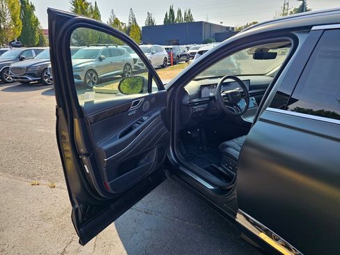 Used 2025 Genesis GV80 3.5T Prestige AWD/4WD image 20