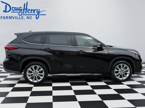 Used 2021 Toyota Highlander Limited FWD image 6