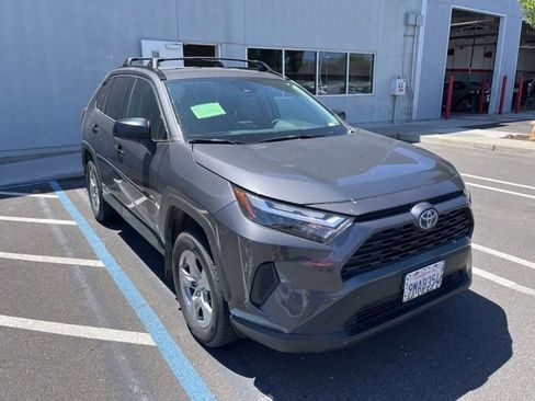 Used 2024 Toyota RAV4 LE AWD/4WD image 3