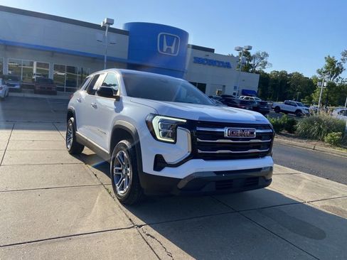 Used 2025 GMC Terrain Elevation AWD/4WD image 8