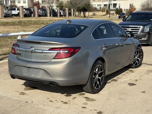 Used 2017 Buick Regal Sport Touring image 4