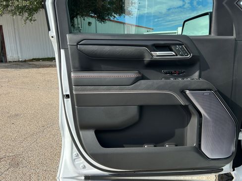 Used 2023 GMC Sierra 1500 AT4X image 29