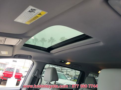 Used 2019 Honda Odyssey EX-L image 19