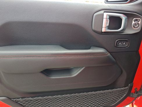 Used 2019 Jeep Wrangler Unlimited Rubicon w/ Dual Top Group image 23