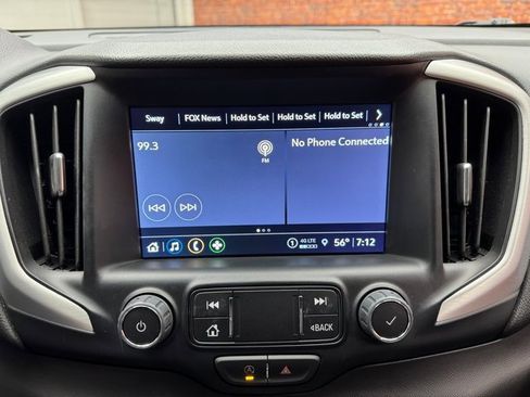 Used 2024 GMC Terrain SLT image 20