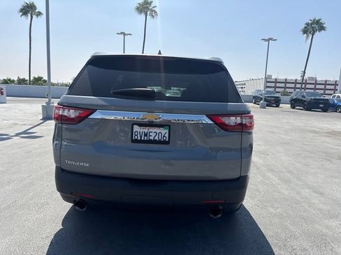 Used 2021 Chevrolet Traverse LS FWD image 3