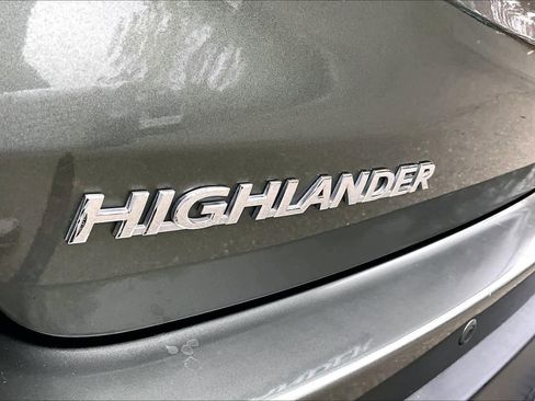 Certified 2016 Toyota Highlander Limited Platinum image 30