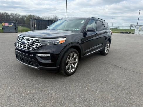 Used 2020 Ford Explorer Platinum w/ Premium Technology Package image 3