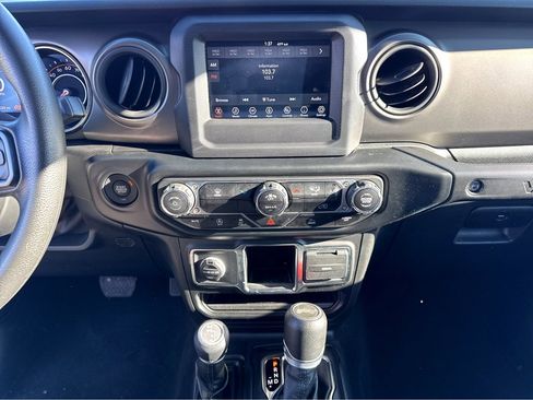 Certified 2022 Jeep Wrangler Unlimited Sport image 22