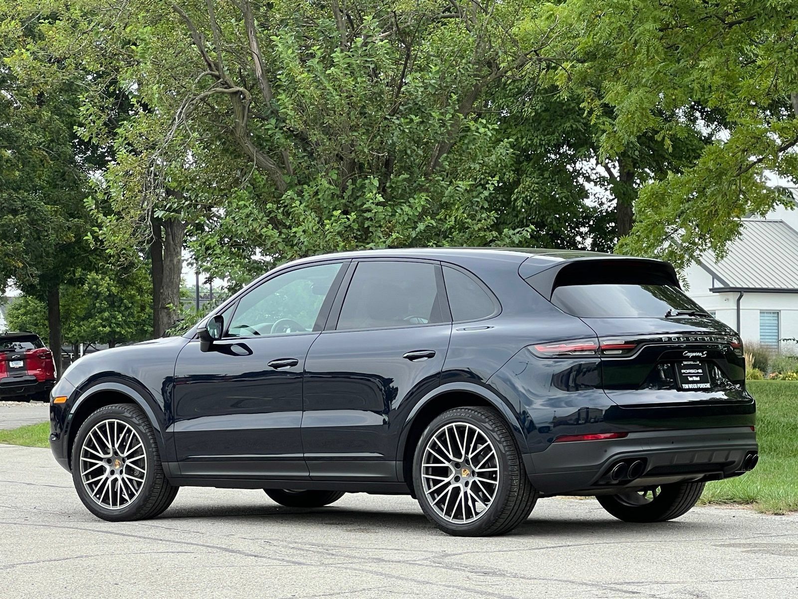 Used 2019 Porsche Cayenne S AWD/4WD image 3