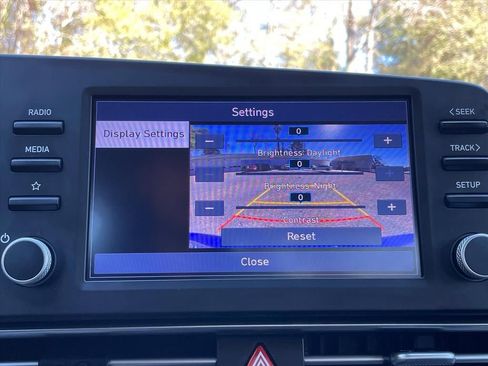 Used 2022 Hyundai Elantra SEL image 16