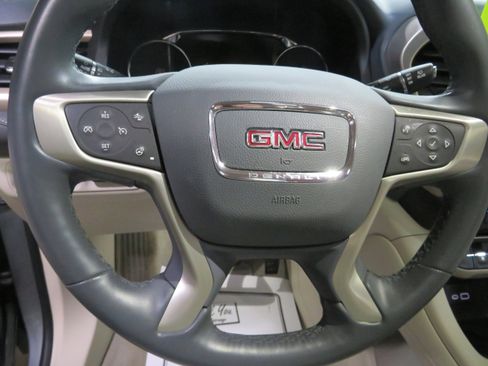 Used 2023 GMC Acadia Denali w/ Denali Ultimate Package AWD/4WD image 19