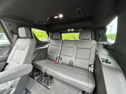Used 2025 Chevrolet Tahoe High Country AWD/4WD image 24