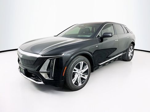 Used 2024 Cadillac Lyriq Tech AWD/4WD image 3