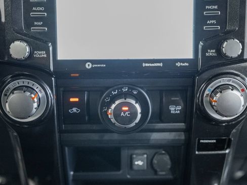 Used 2020 Toyota 4Runner TRD Off-Road Premium w/ Moonroof Package AWD/4WD image 22