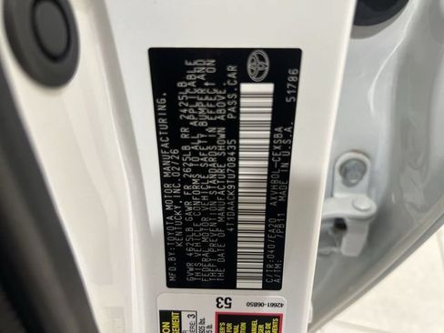 Used 2026 Toyota Camry Hybrid w/ Multimedia Upgrade Package FWD image 29