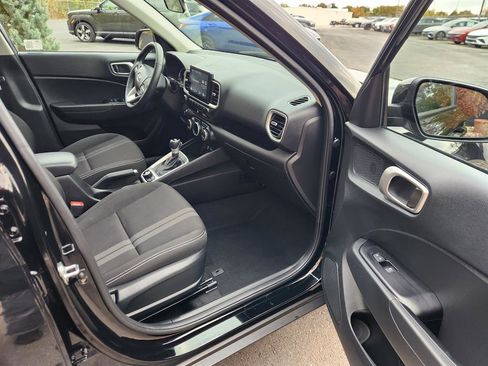 Certified 2024 Hyundai Venue SEL image 11