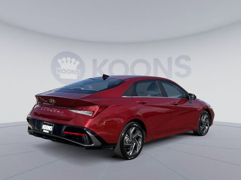 Certified 2025 Hyundai Elantra SEL image 7