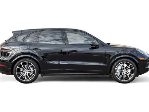 Used 2019 Porsche Cayenne Turbo image 7