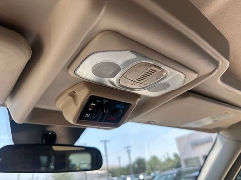 Used 2016 RAM ProMaster 2500 w/ Premium Appearance Group FWD image 18