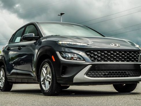 Used 2023 Hyundai Kona SE w/ Cargo Package AWD/4WD image 7