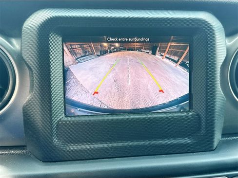 Used 2021 Jeep Wrangler Unlimited Freedom Edition image 14