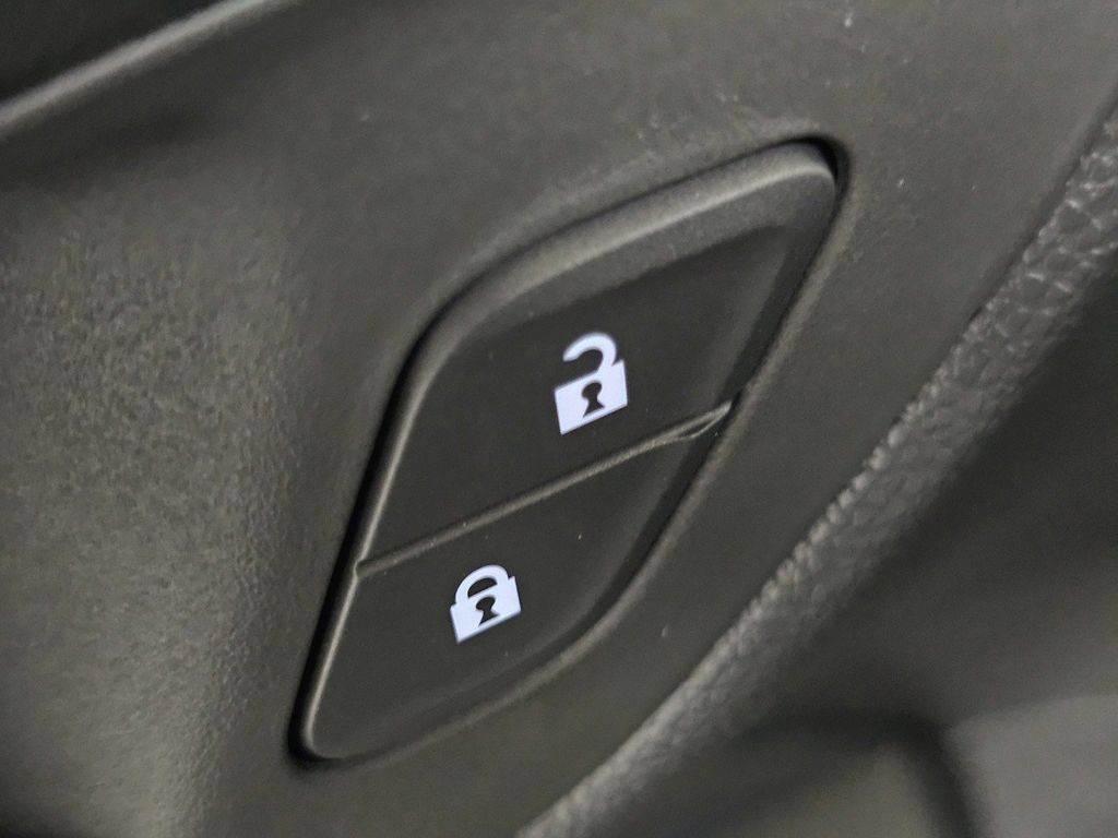 New 2026 Buick Envista Sport Touring w/ Convenience I Package FWD image 32