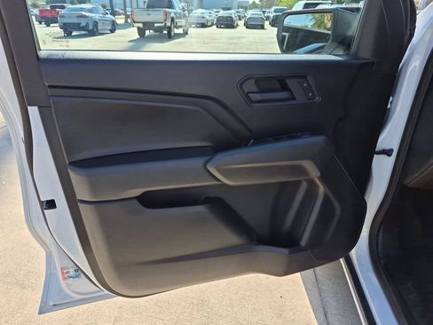 Used 2025 Chevrolet Colorado W/T RWD image 18