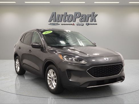 Used 2020 Ford Escape SE FWD image 2