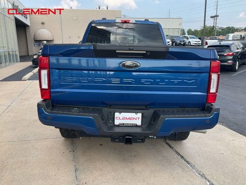 Used 2022 Ford F250 Lariat w/ Black Appearance Package image 6