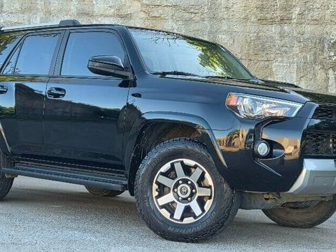 Used 2018 Toyota 4Runner TRD Off-Road AWD/4WD image 9