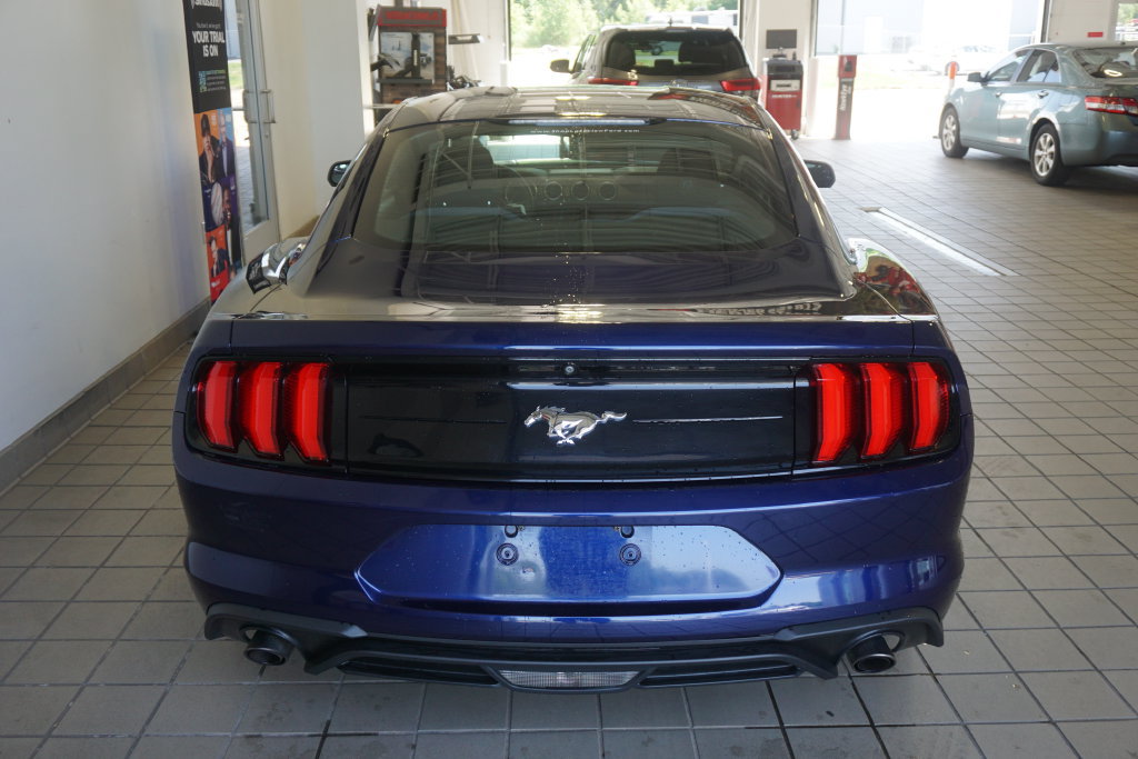 Used 2018 Ford Mustang Coupe RWD image 13