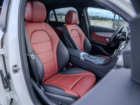 Used 2022 Mercedes-Benz GLC 300 4MATIC Coupe image 29