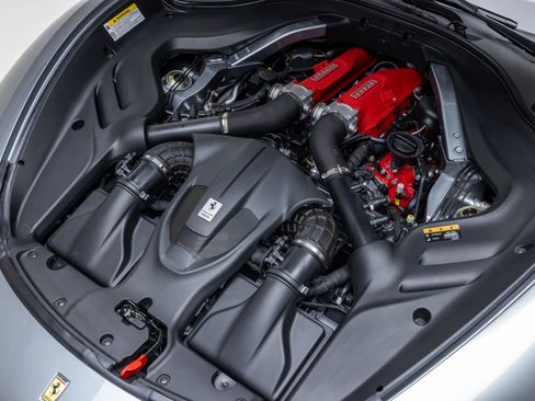 Used 2023 Ferrari Roma RWD image 21