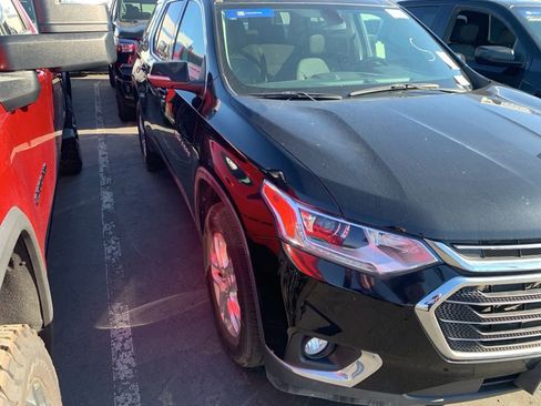 Used 2021 Chevrolet Traverse LT image 4