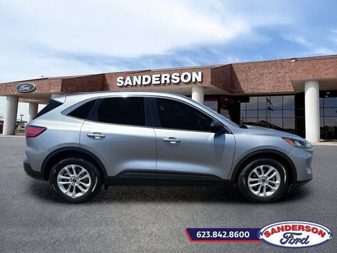 Certified 2022 Ford Escape SE w/ Convenience Package FWD image 2