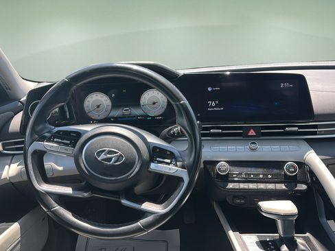 Used 2021 Hyundai Elantra Limited FWD image 15