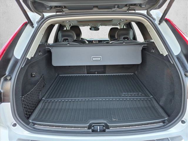 Used 2025 Volvo XC60 T8 Plus w/ Protection Package Premier AWD/4WD image 6