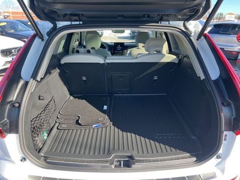 New 2026 Volvo XC60 B5 Ultra w/ Protection Package Premier AWD/4WD image 19