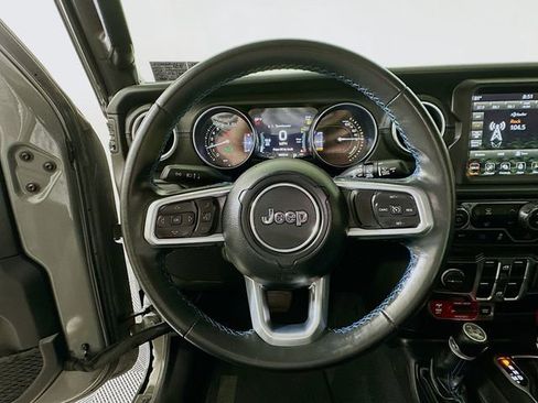 Used 2022 Jeep Wrangler Unlimited Rubicon 4xe AWD/4WD image 11