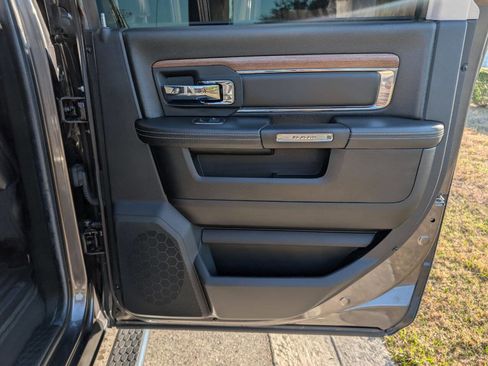 Used 2016 RAM 2500 Laramie w/ Convenience Group image 14