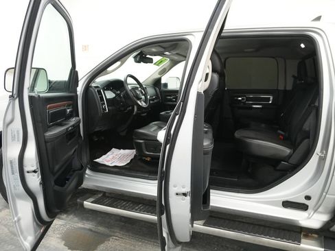 Used 2017 RAM 1500 Laramie AWD/4WD image 23