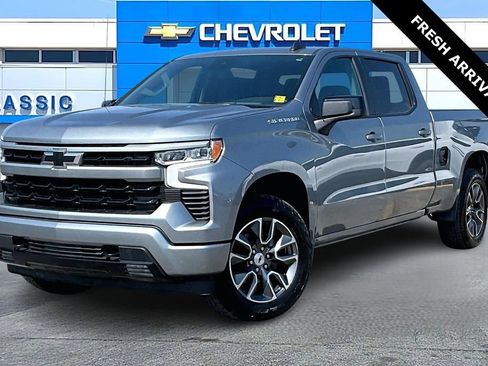 Used 2025 Chevrolet Silverado 1500 RST AWD/4WD image 3